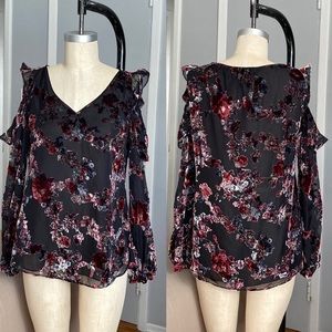 Womens WHBM black/ burgundy velvet blouse w/ cold shoulder sleeves in size 6